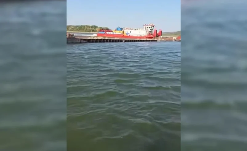 Румъния потопи 4 баржи, за да вдигне нивото на Дунав