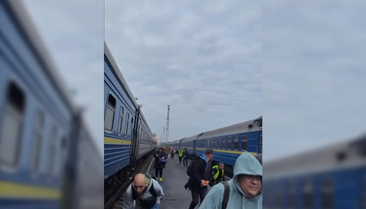 Влак с дипломати е пътувал точно пред ударения от дрон локомотив в Украйна