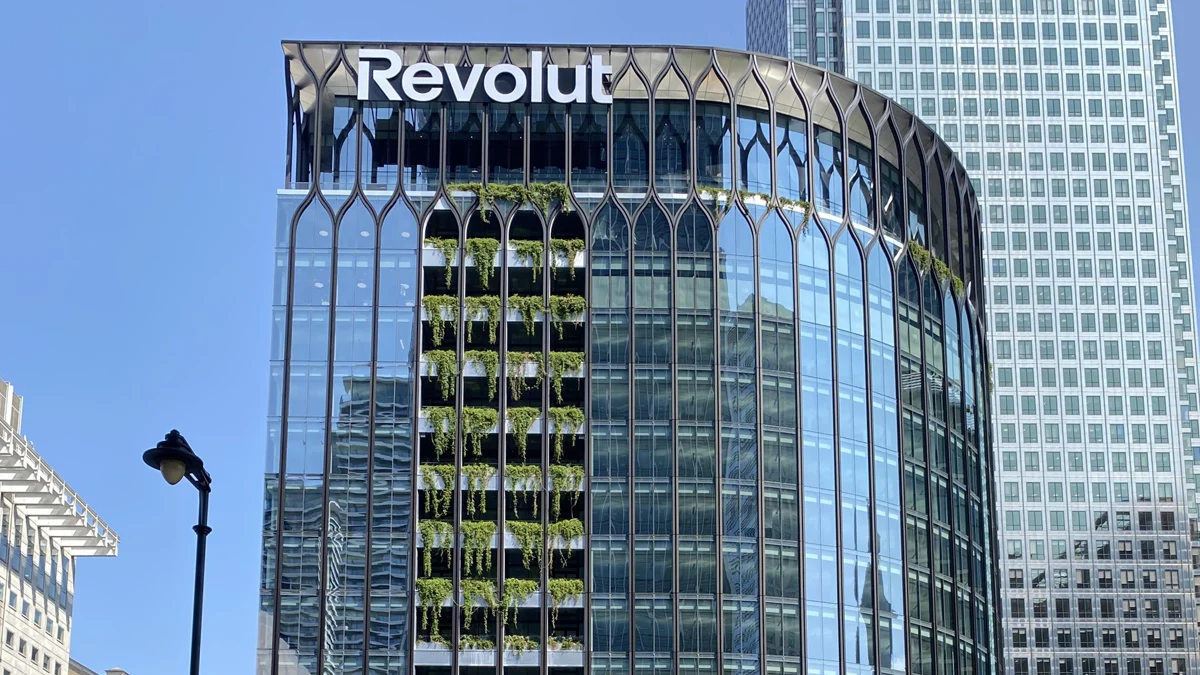 Revolut призна за теч на клиентски данни